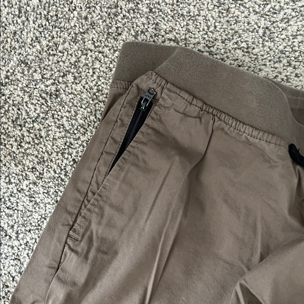 Abercrombie & Fitch Brown Shorts - Picture 4 of 6